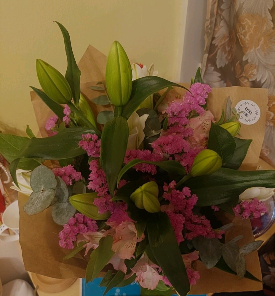 Takovou 💐dostala dcera od přítele, jen tak🩵🩷=💓