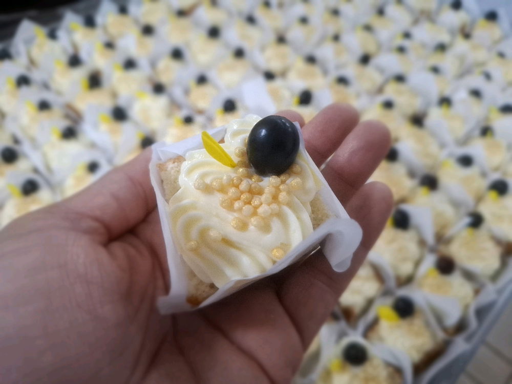 Trabalho do dia,
Mini fatias de torta com creme de ninho.