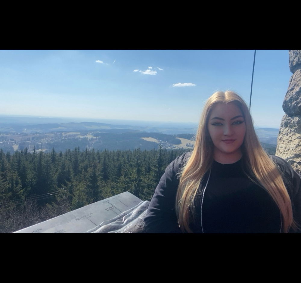 Dnes menší výlet na nedalekou rozhlednu Černá Studnice 😊 už jsem na rozhledně byla několikrát, ale ty výhledy mě nikdy neomrzí 😊 a dokonce jsme tam byli dnes skoro sami i přes to hezké počasí 😀😊