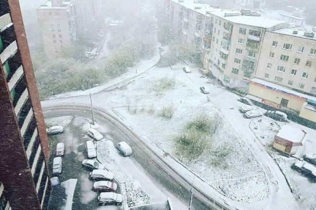 С Добрым утром) У нас сегодня снег выпал😶‍🌫️ а было так тепло на днях 🤗☕️