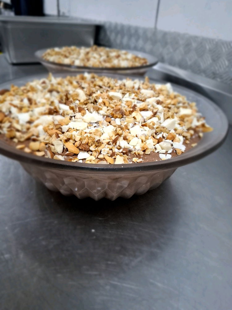Promessa é divida:
Aqui está o strogonoff de chocolate!