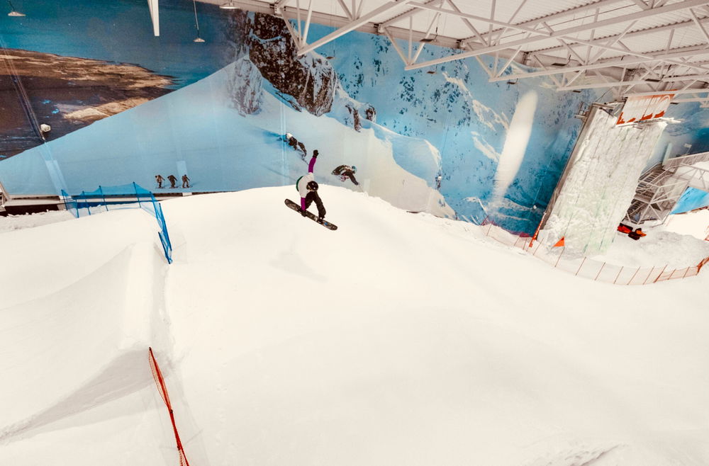 Indoor snowboarding
