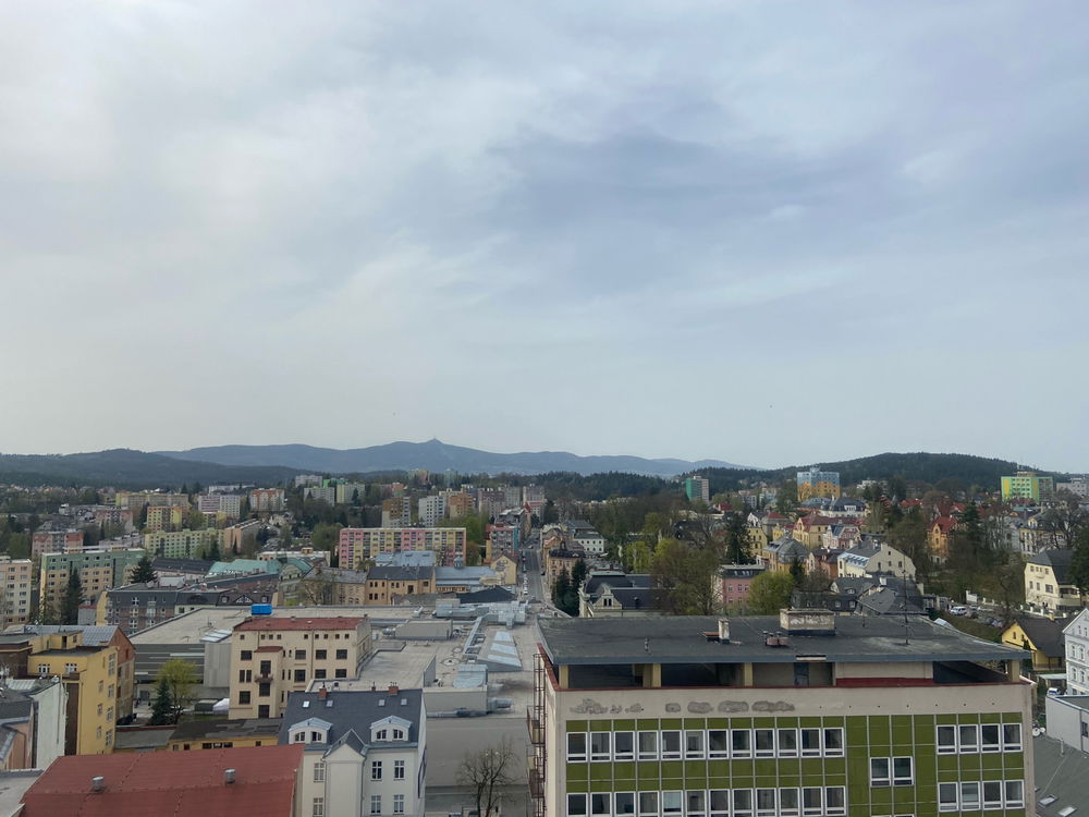 Pohled na město Jablonec nad Nisou z věže Jablonecké Radnice ☺️ super výhled do všech stran 👍