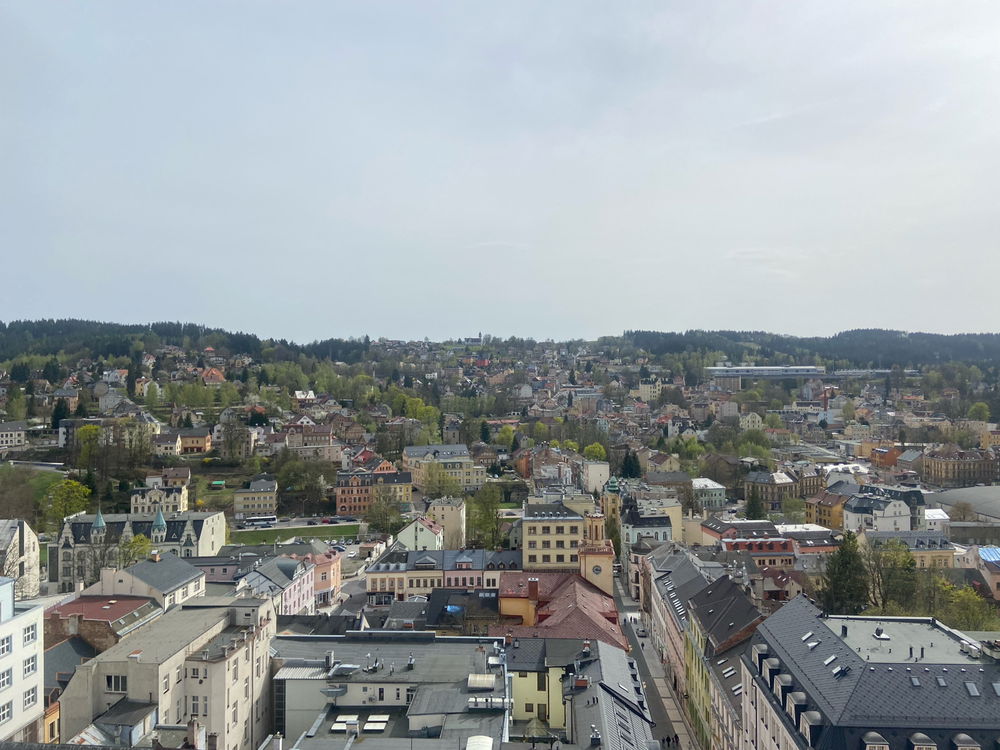 Pohled na město Jablonec nad Nisou z věže Jablonecké Radnice ☺️ super výhled do všech stran 👍