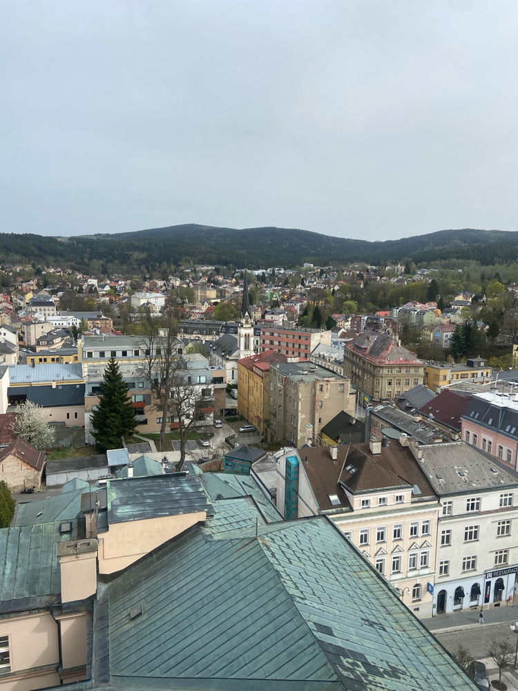 Pohled na město Jablonec nad Nisou z věže Jablonecké Radnice ☺️ super výhled do všech stran 👍