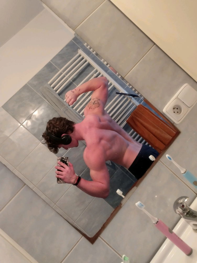 Sám jsem překvapeného když jsem se koukal na starý fotky😁