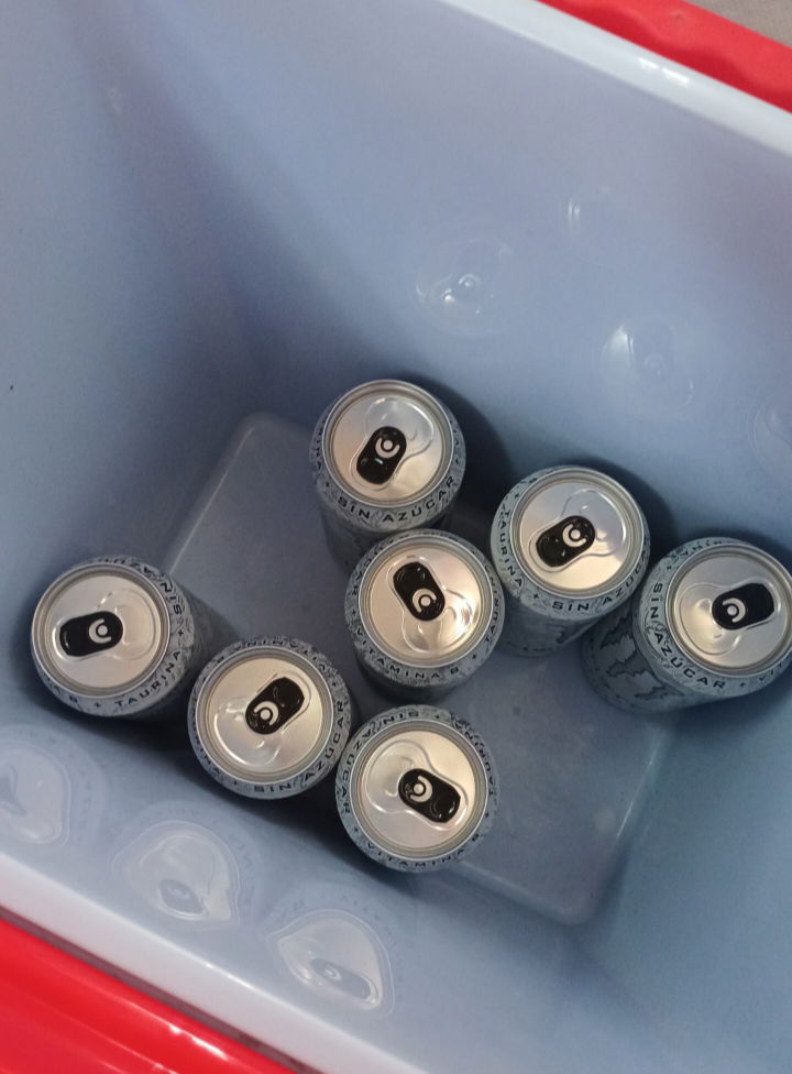 Vendiendo mis Monsters pa ganarme mi platita