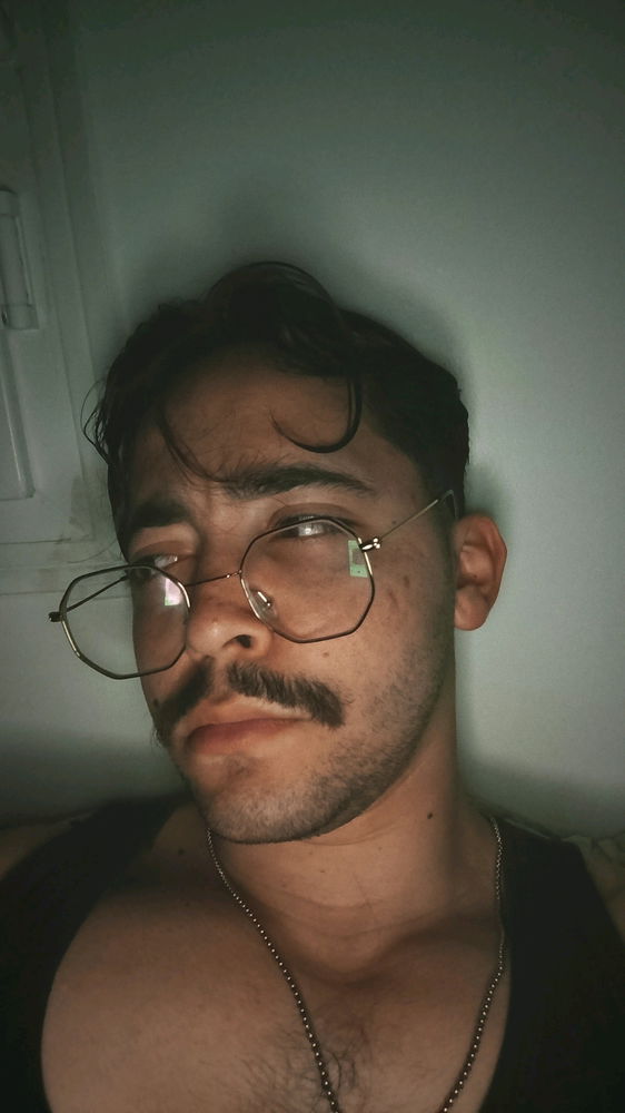 oi oi, tem gente que a gente conhece e fala sobre tudo e sobre nada (eu imploro que você afaste meus problemas 😭🙏🏻)