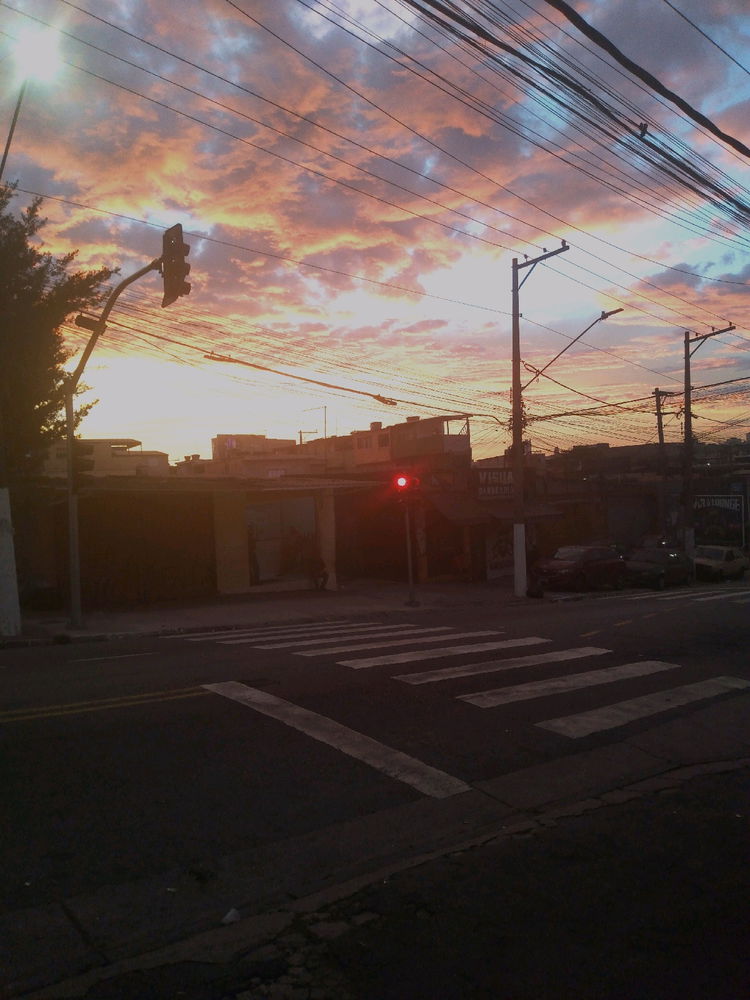 Geralmente eu levanto às 5:00 da manhã para sair às 5:30 mas dessa vez saí às 6:00 e olha como Deus é um artista!