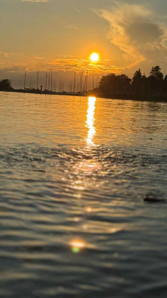 Sunset in Montreux Switzerland 🇨🇭 🤩