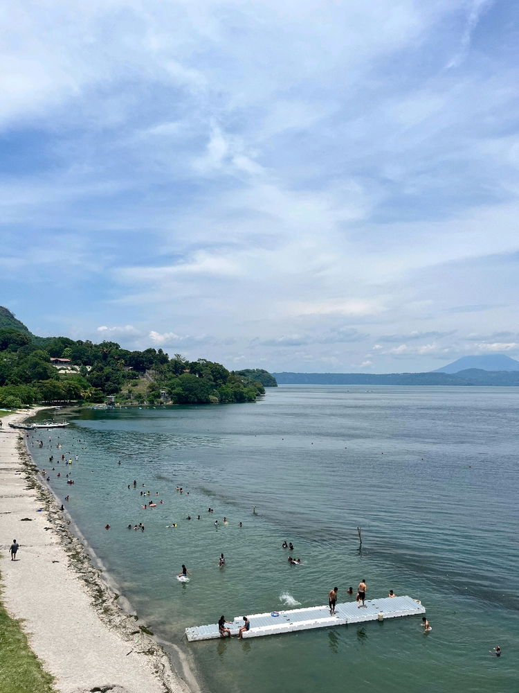 Visitando el lago de Ilopango