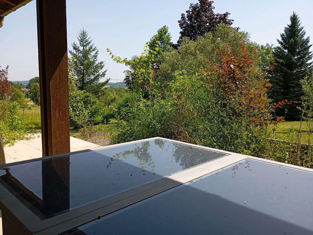 Devant la terrasse