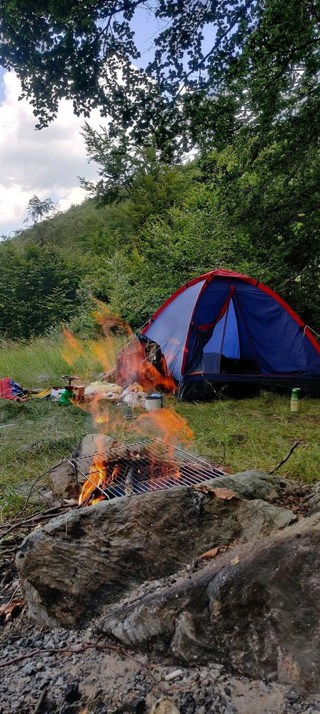 Una chica que le guste acampar para conocernos mientras acampamos en CDMX o Toluca?
