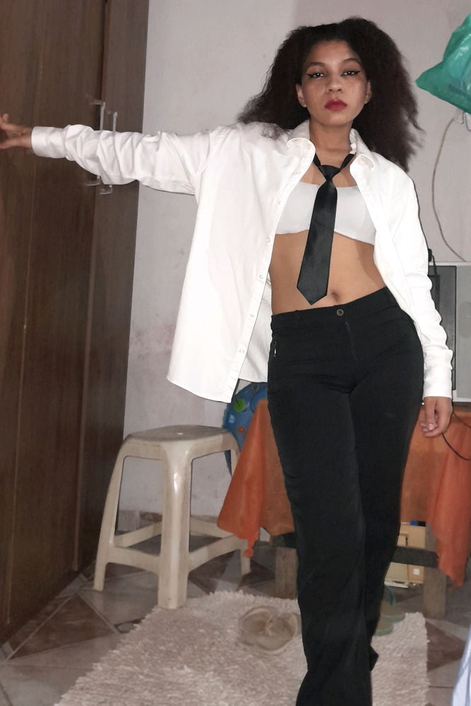 A tie is always the perfect touch🖤