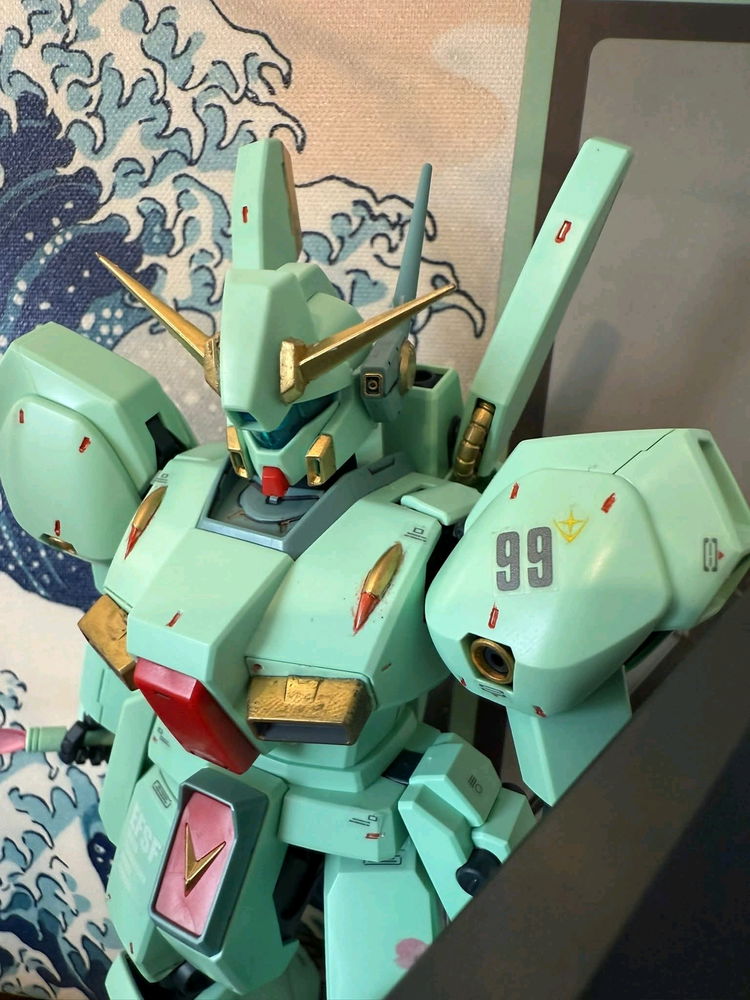 This is sick someone posted this Gundam  Arizona green tea I love it . It my favorite drink also I don't drink soda anymore 🫠