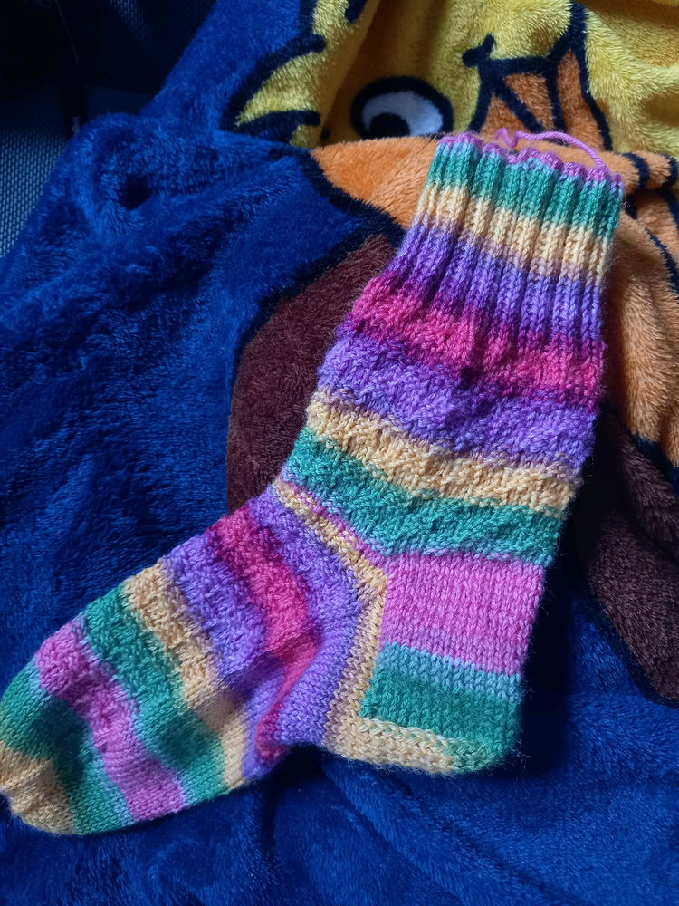 Strickliebe! 
Erste Socke mit Muster ist fertig🧶🥰🤗