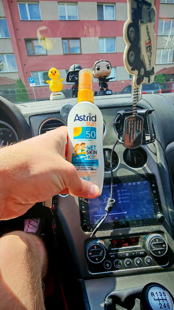 Keď si musíš do roboty zobrať opaľovací krém 😂