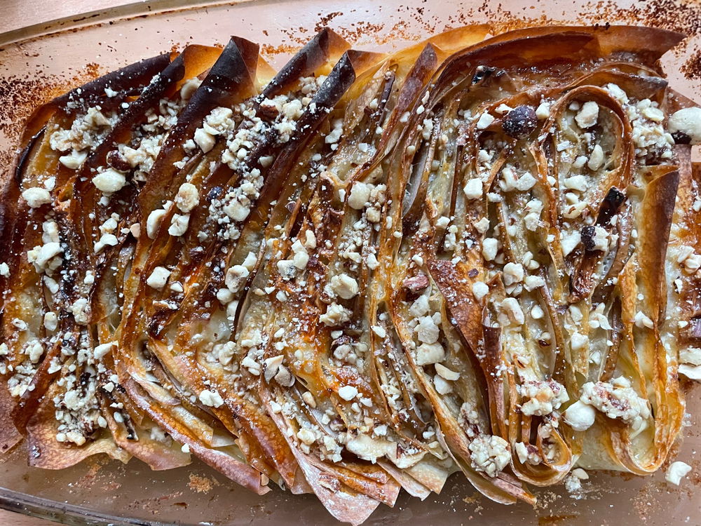 Пирог с грушей и сыром бри