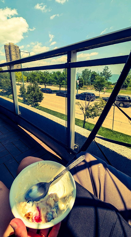 My brunch today looked with this view 🤩