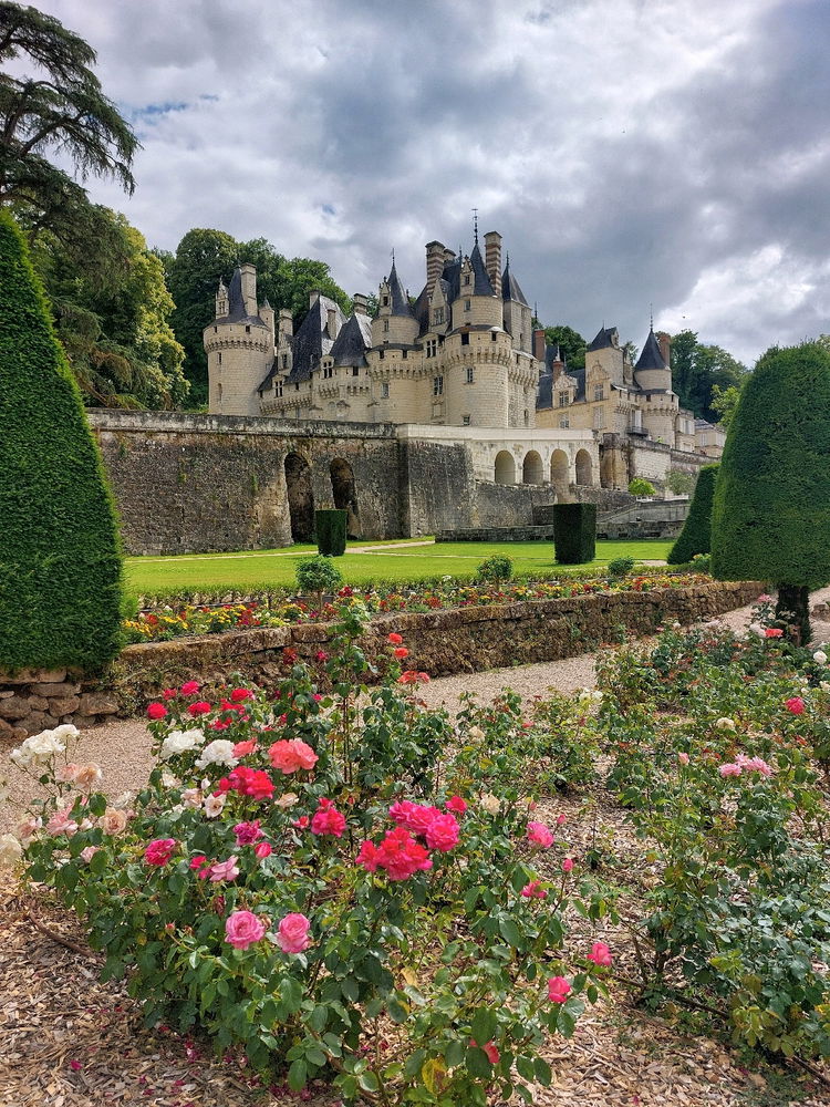 Le château qui inspira Charles Perrault 🏰✨