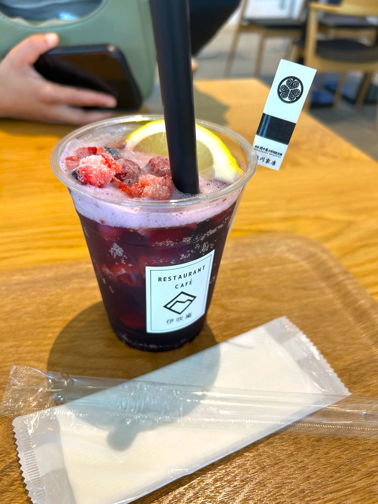 Just invented a new personality: berry carbonated