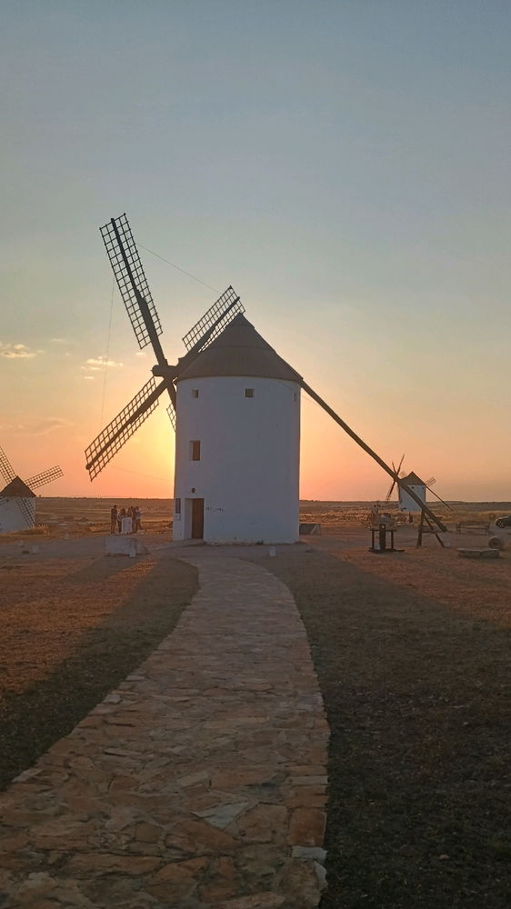 EN TIERRA DE GIGANTES Y CABALLEROS