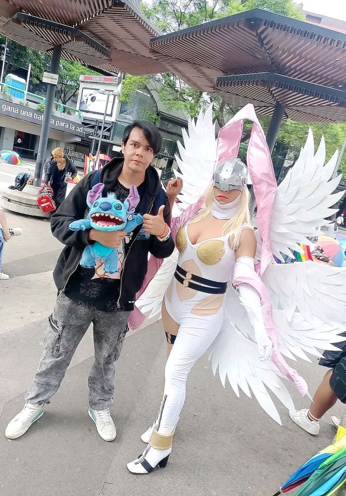 ANGEWOMON