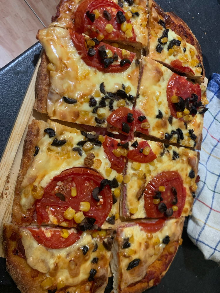 Cineva la o felie 😏 🍕
