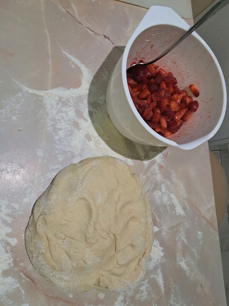Pierogi z truskawkami🥟🍓