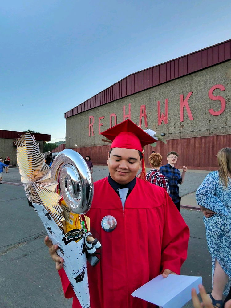 JUST GRADUATED AND NOW I'M GOING TO COLLEGE!!!