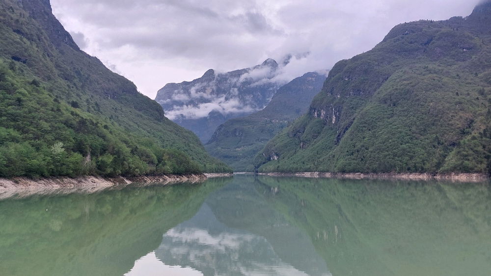 Durante il mio scorso viaggio sulle Dolomiti, desideravo nuotare più di quando sono andato al mare.