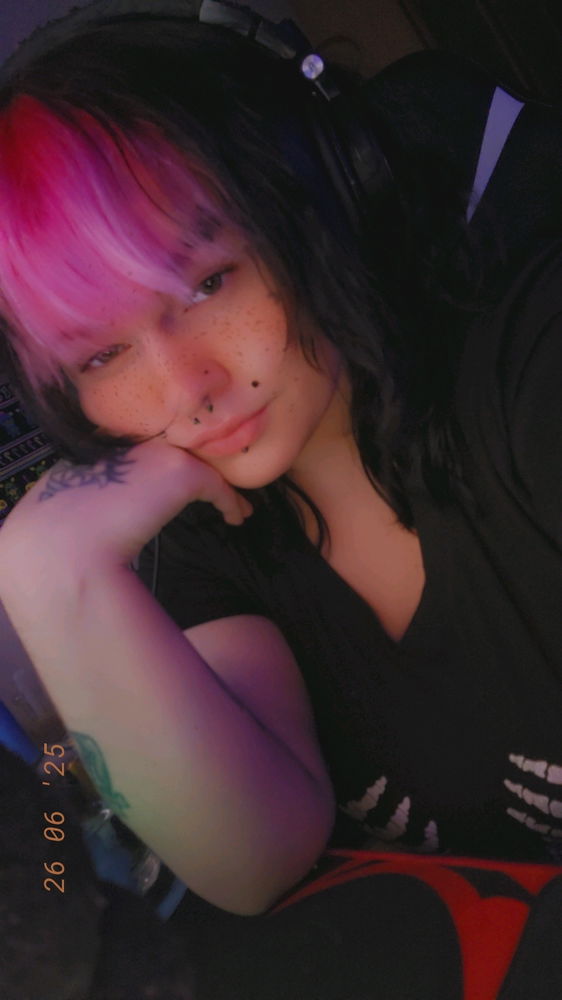 Happy 4th everyone and here's to my first post on this app! I hope everyone's having an amazing day! 💕