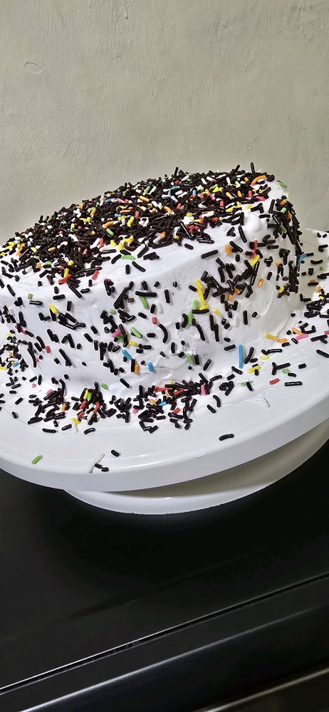 Messy Meses Cake