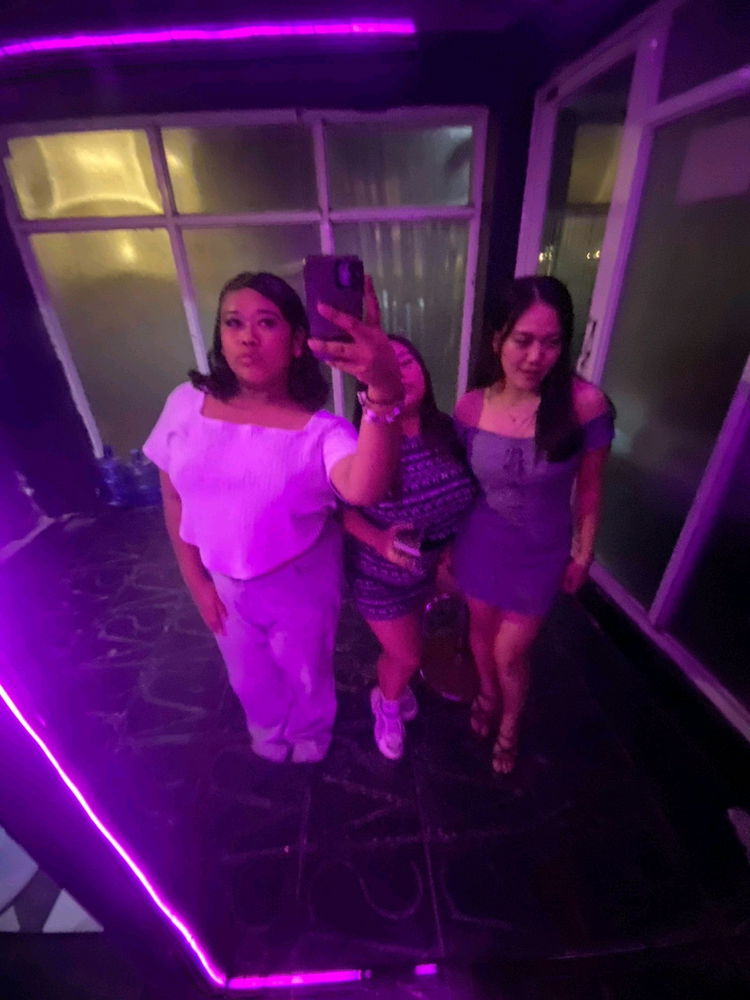 girls just wanna have fun<3