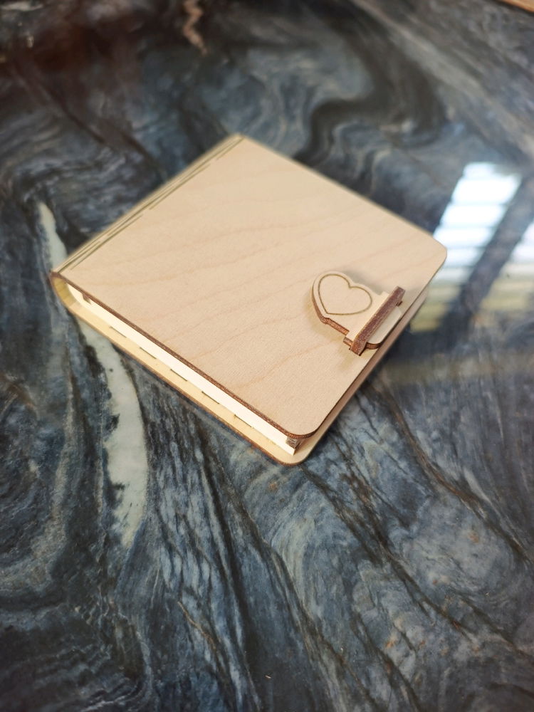 Foldable wooden box