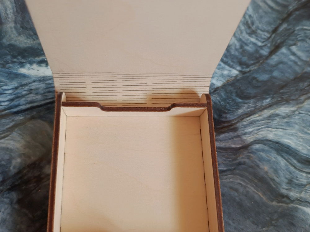 Foldable wooden box