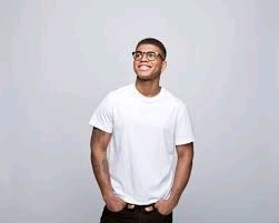 Between wearing a T-shirt and a polo T-shirt, the latter is so much more better looking and classier.