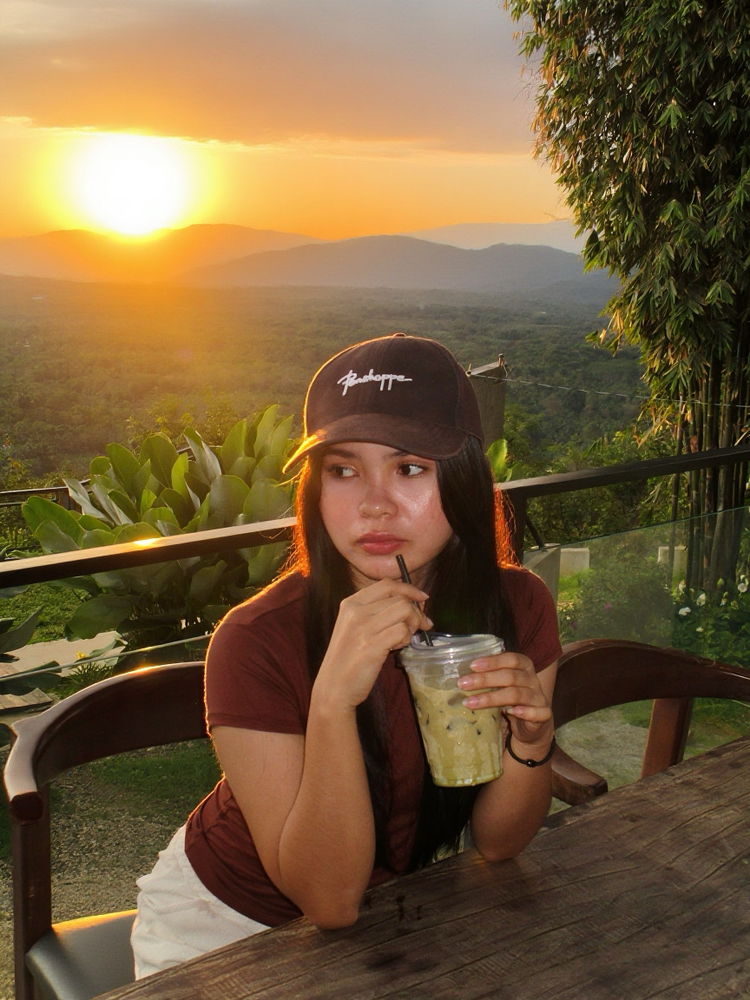 Traveled 1 hour to see this view and have my favorite drink matcha 🍃