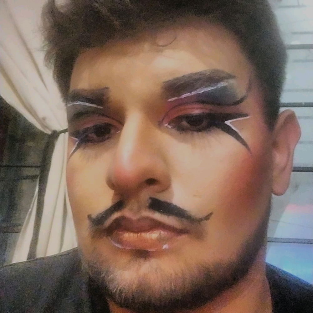 Maquillaje medio curioso