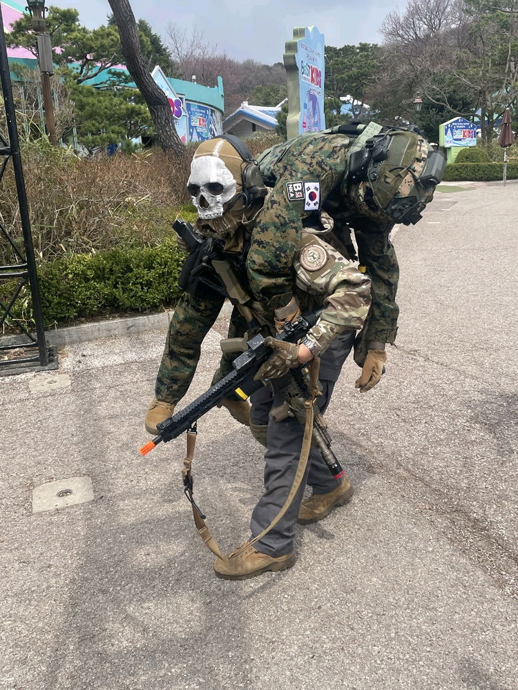 I do Ghost cosplays