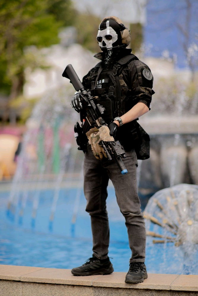 I do Ghost cosplays