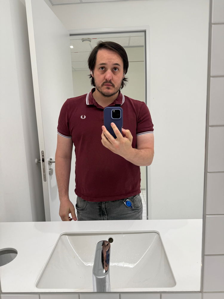 Not one for mirror selfies…