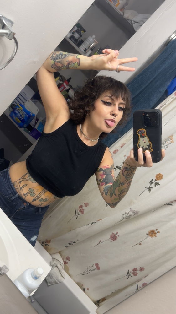 Do we like tattooed girls here?