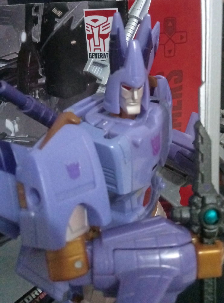 Cyclonus (Created by Bombshell or Skywarp? Let's not debate here)