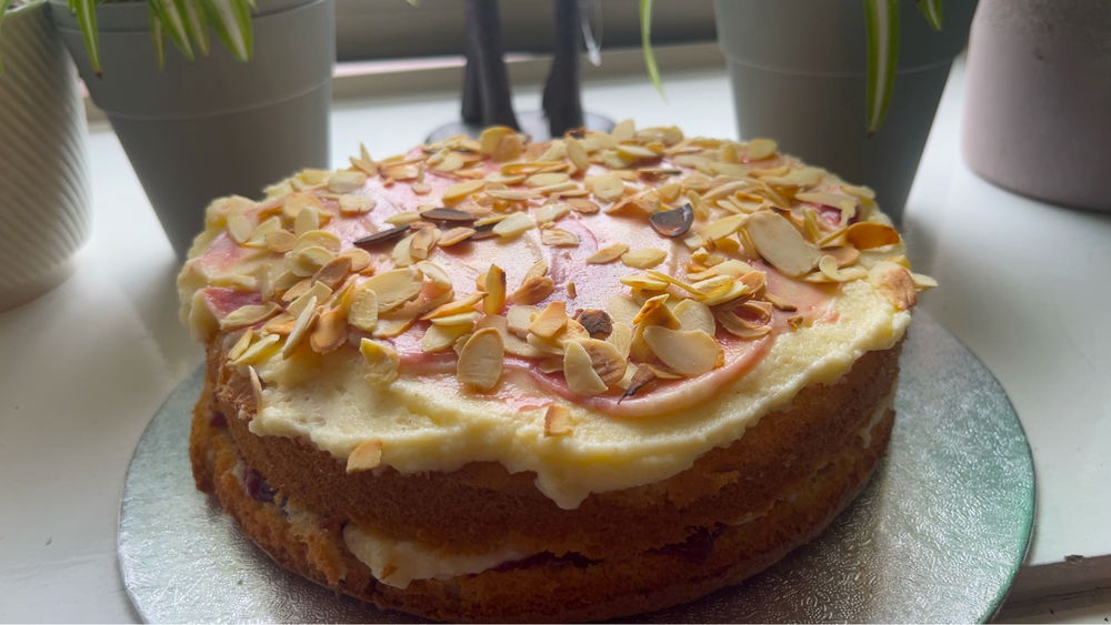 Cherry and almond cake