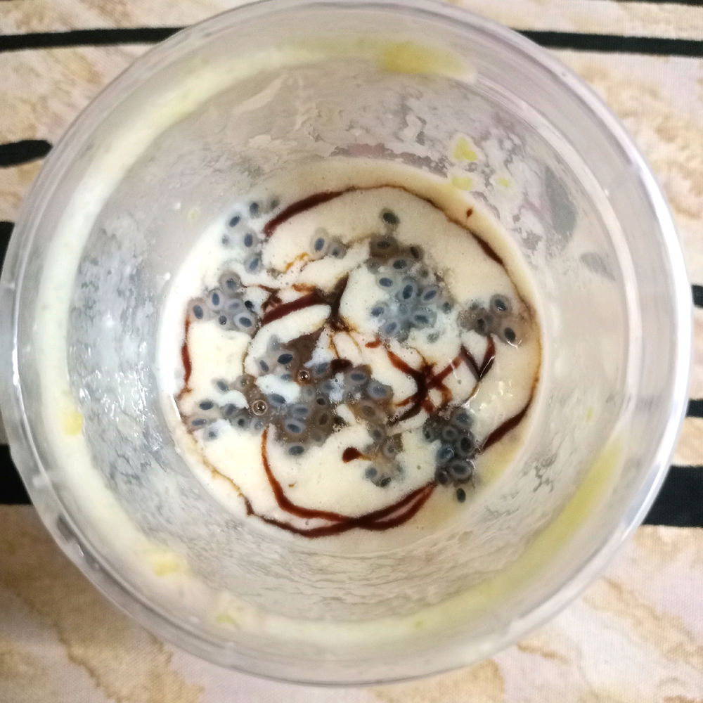 Mango 🥭 smoothie 🥤 with chocolate Syrup 😋