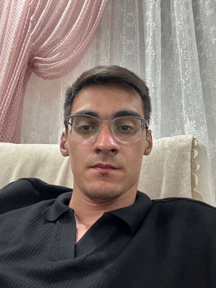 Bizede bir tane manita gelmez mi be
