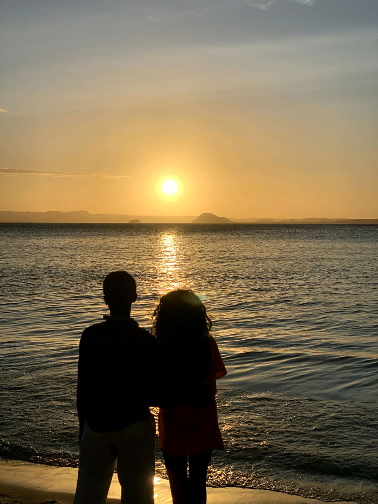 Les couleurs du coucher de soleil sont comme les couleurs de la vie : elles changent constamment 🧡🌞