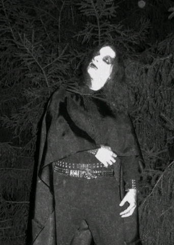 Evilfeast/Atmospheric Black Metal, Polonia 🇵🇱
Tema lírico: Luna, noche, misantropía naturaleza. Proyecto de un sólo músico que no le interesa hacer presentaciones en vivo, pero con una propuesta enorme bajo el brazo.