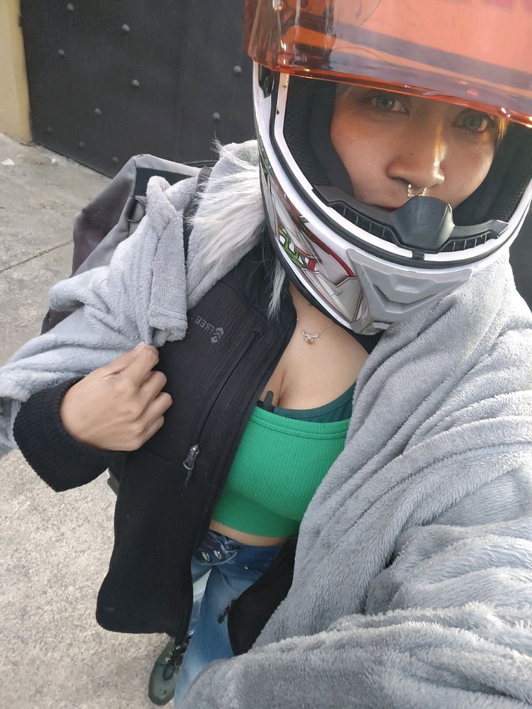 Mi otro novio.... Jaja na solo la moto y yo xd